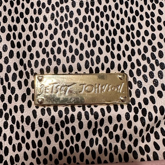 Betsey Johnson Roll Out Diaper Bag. Blush Pink & Black - Picture 10 of 10